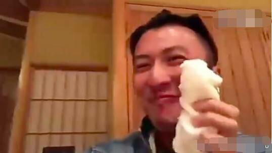 看样子，谢霆锋和王菲这对兜兜转转20年的情侣现在真的是甜蜜稳定了啊。