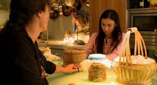 老公每次出差公婆都来我家,半夜醒来旁边躺一