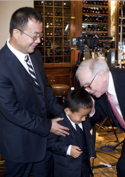 2118万!巴菲特天价午餐落锤,和股神吃过饭的中