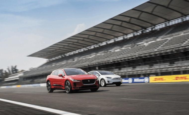 直线加速对决!捷豹VS特斯拉,同样是电动车,谁更胜一筹