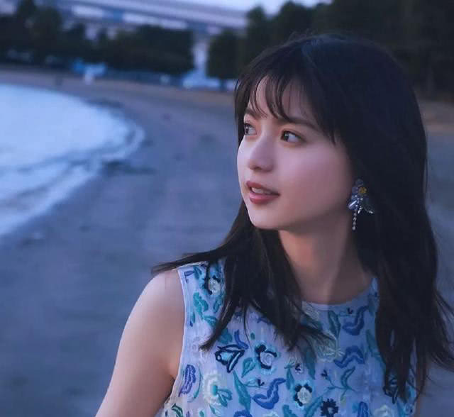 billie四巴掌,billie eilish四巴掌 真正的巴掌脸!日本四千年一遇美少女,被称为史上脸最小的爱豆!