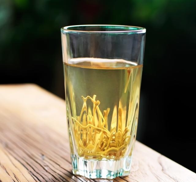 黑枸杞泡水喝的四大禁忌和3个绝妙的搭配,你知