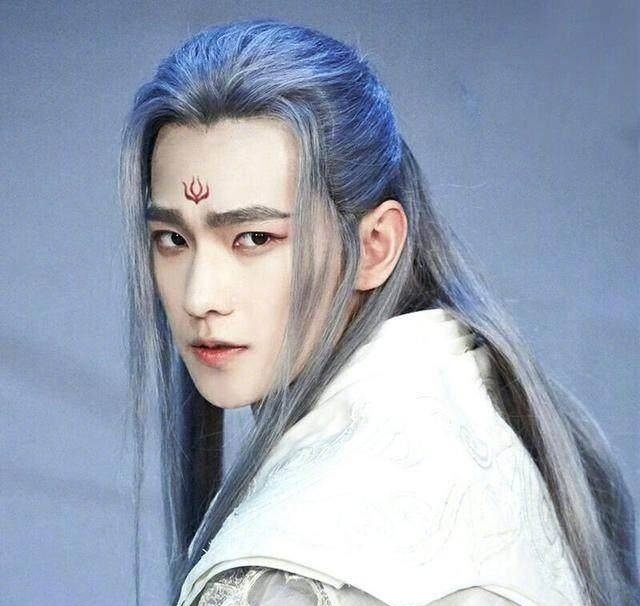 男星额前花钿:申公豹辣眼睛，重楼让人害怕，二郎神才是帅惨了!