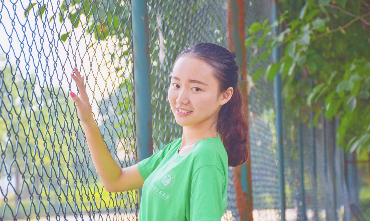 两个农村女大学生