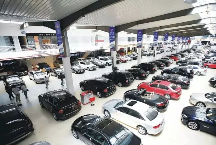 为啥买车的时候，工作人员更喜欢“穷人”？这3句话说出真相