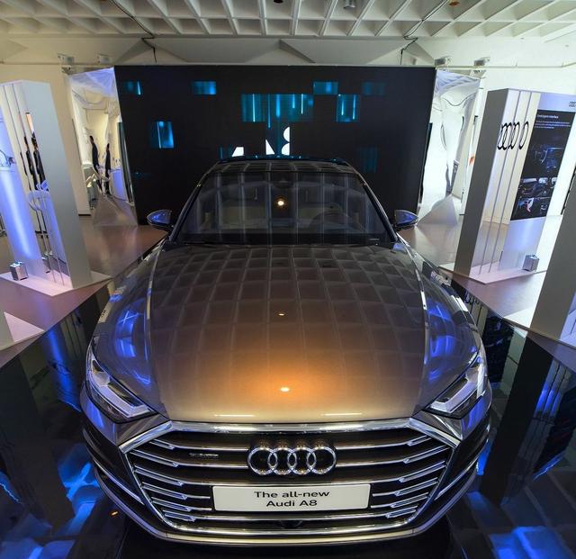 那些说新A8L没有奔驰S级好看的，您再好好瞅瞅