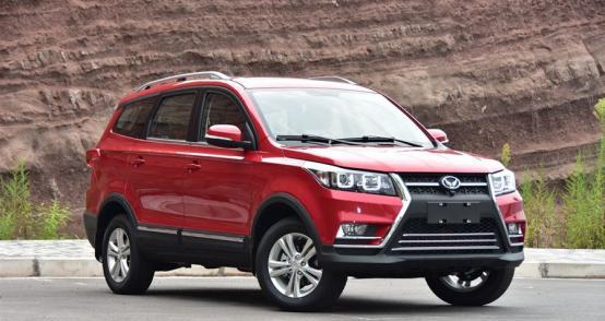 霸气7座SUV，顶配才7万，带全景天窗，比五菱宏光要强