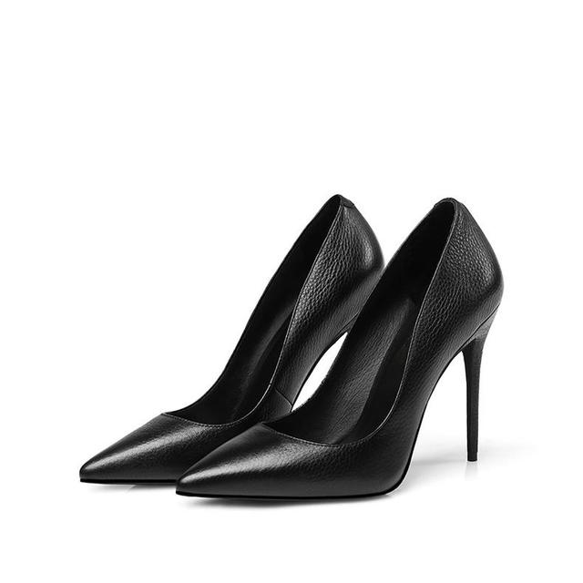 要街拍 一双黑色高跟鞋照样的精彩