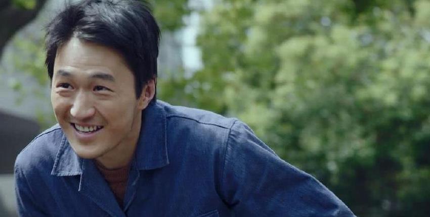 这本小说主角叫二狗,书名土的看不下去,却成了