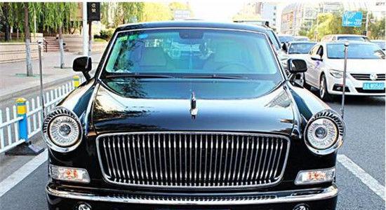 街上遇到一辆挂着1949车牌的红旗L5, 劳斯莱斯遇到都要给它让道