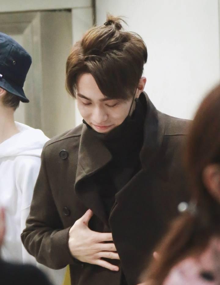 ONER成员人气火爆机场水泄不通, 今日录制《