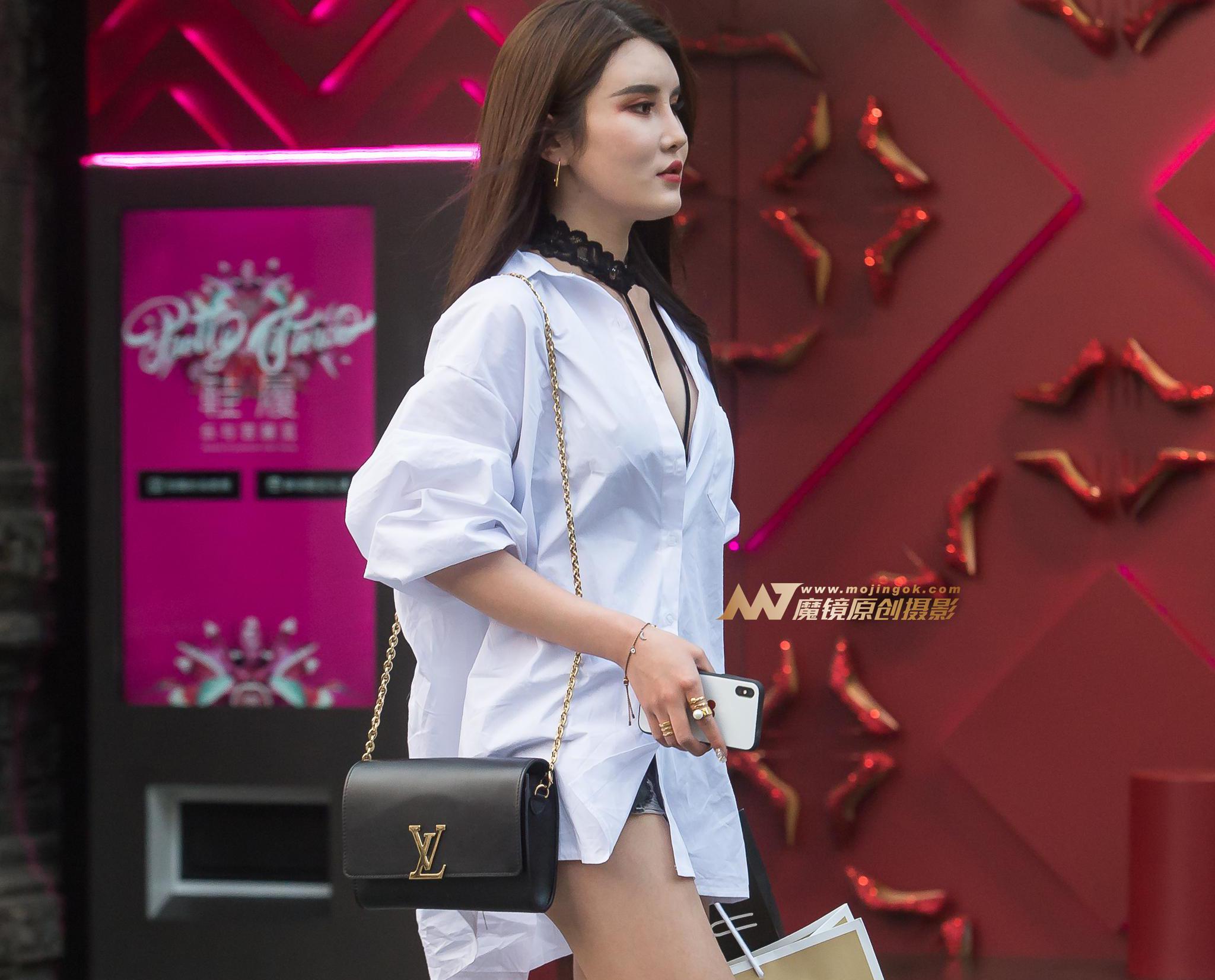 三里屯街拍:吸睛美女