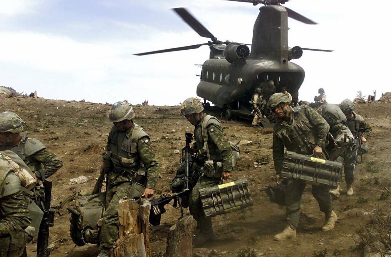 美军在阿富汗制造惨案,数百平民遭空袭死伤!联