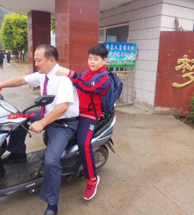 乡村爱情十一部,谢腾飞长大了,依然胖嘟嘟,个头