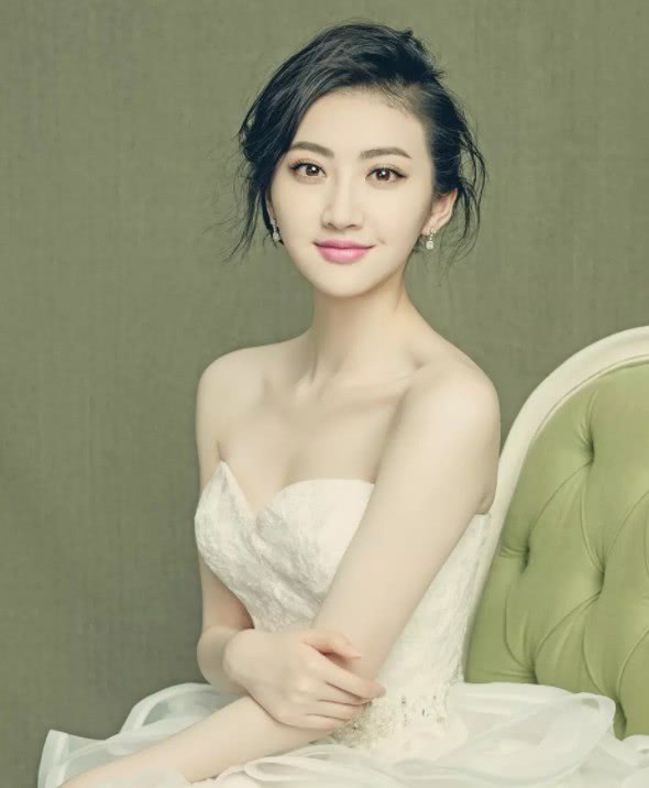 景甜:被误解多年的甜美女神,标准东方美人,被称是下一