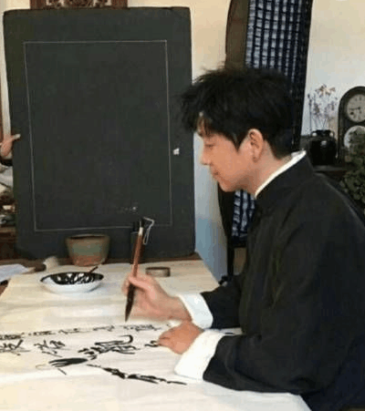 过气的明星如此生存呢?PGneo酒店商演,陈志鹏