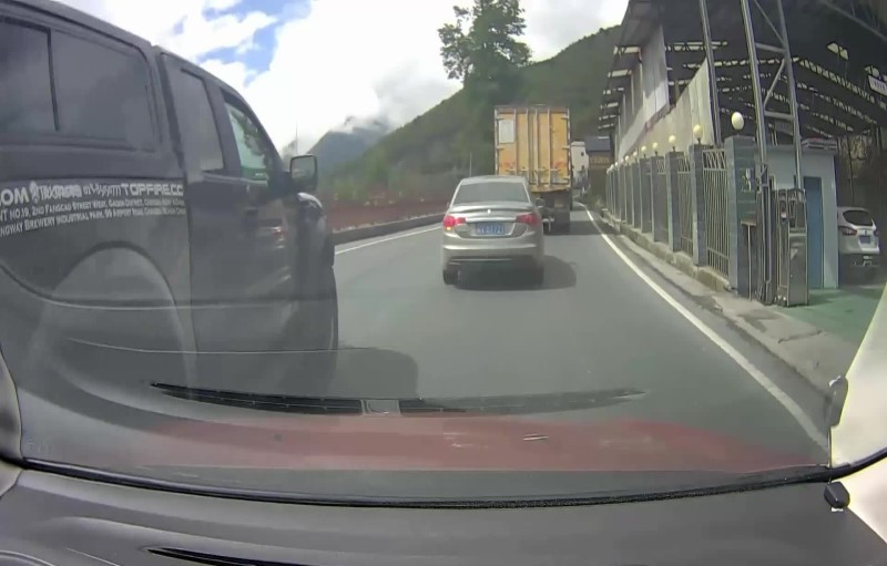 新规瞄准碰瓷党!保留证据为上策!车主:大快人心