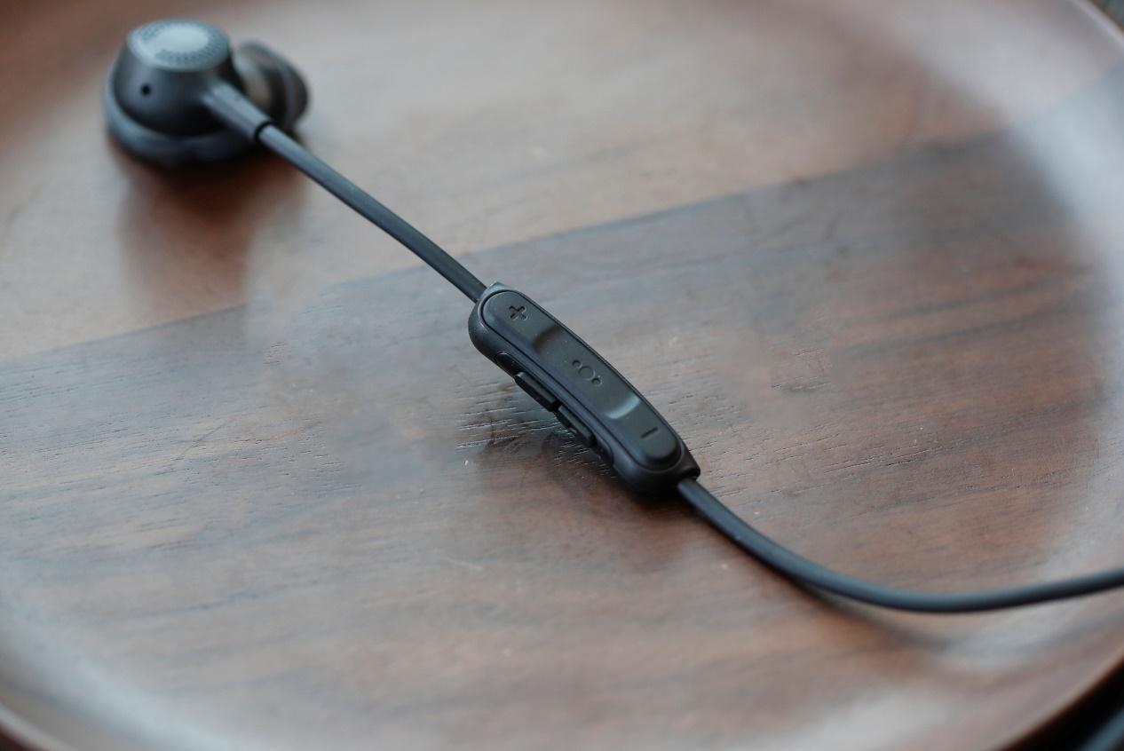 飞行途中BOSE QC30能让我好好的睡一觉