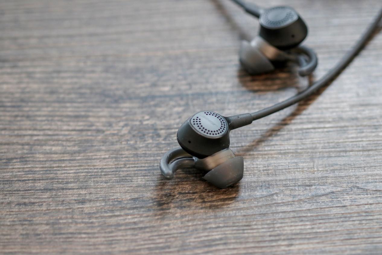 飞行途中BOSE QC30能让我好好的睡一觉