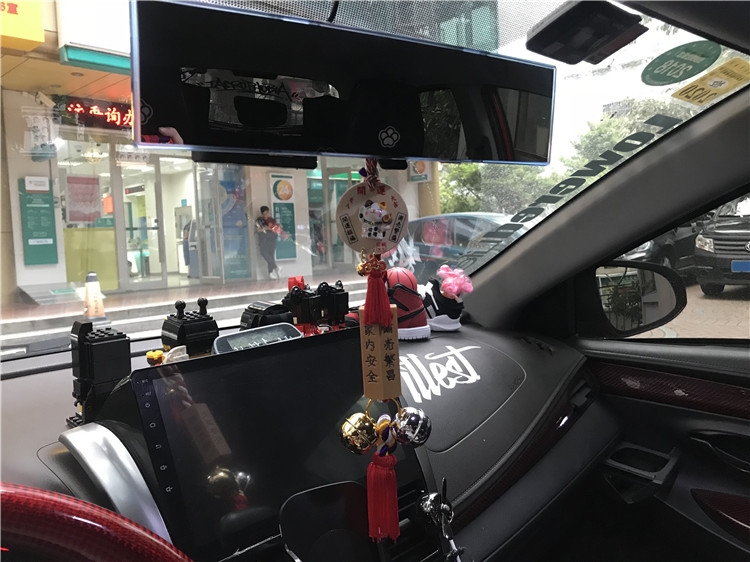 广州女孩玩聊天,这辆丰田致炫的女生改装了少和充满经常内饰图片