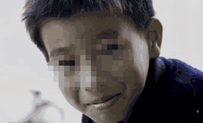 8岁男孩经常肚子疼,去医院检查,看了拍片结果