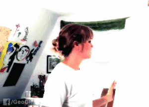 搞笑gif图片笑话:曾经有只猴子偷了一只桃,被关了500年