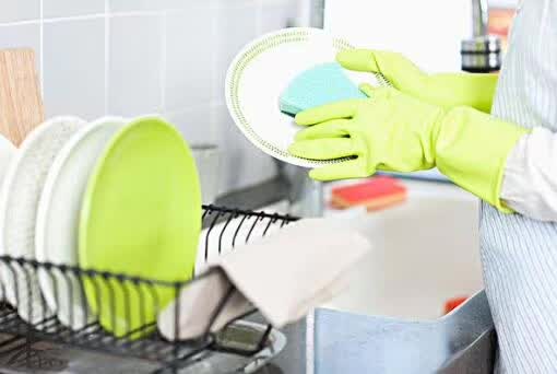 家庭笑话:怕痒的男人果然疼老婆