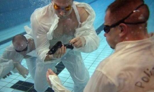 真实的特种兵的日常训练照,看完饭都吃不下了