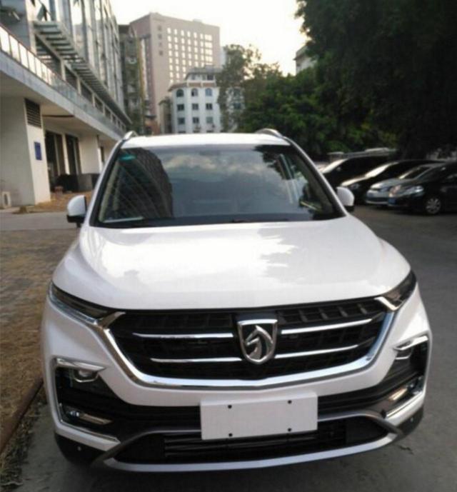 宝骏家族最美SUV, 号称披着510外壳的560, 五菱想拿它干掉哈弗
