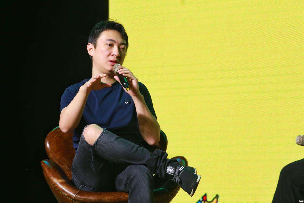 崔永元开撕冯小刚,受众多明星支持。最支持小