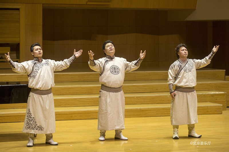 《歌从草原来》音乐会火爆上演 7月将加入“打开音乐之门”