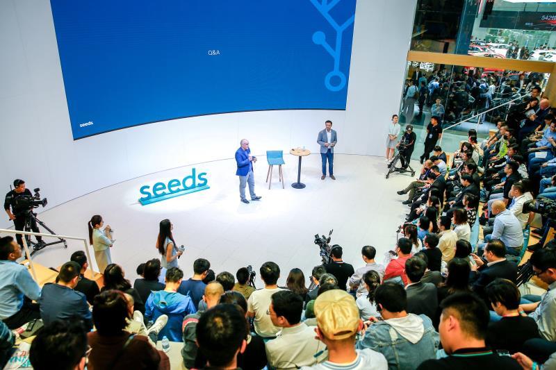 很多人都困惑,蔚来与特斯拉有什么区别,能干得