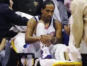 NBA历史最严重的伤病,利文斯顿泡椒在列,麦考