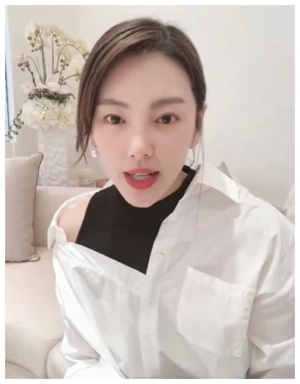 对普通收入女孩子来说,能够收到一克拉的钻戒求婚已经很开心了,张雨绮