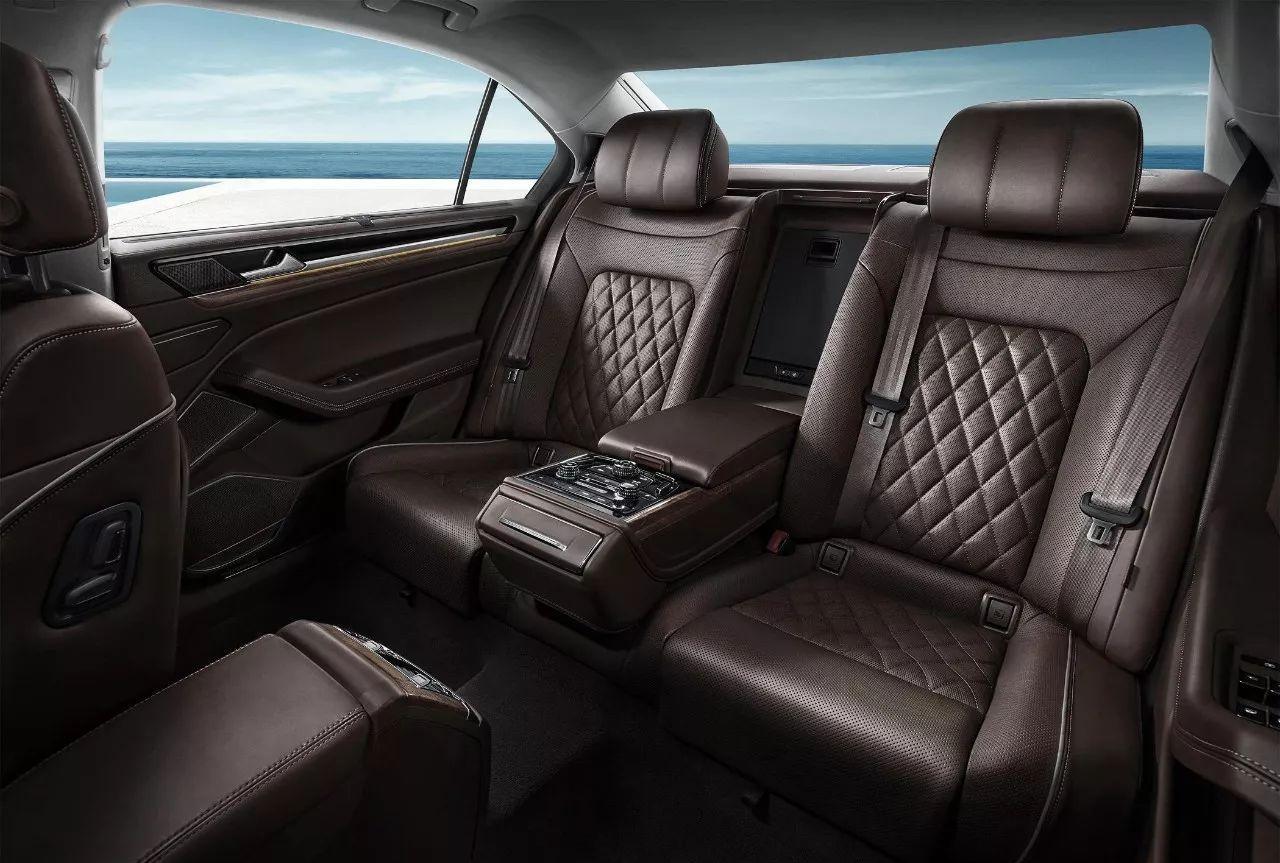 带着光荣使命的辉昂