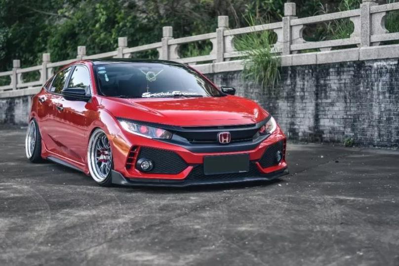 红色的思域更有