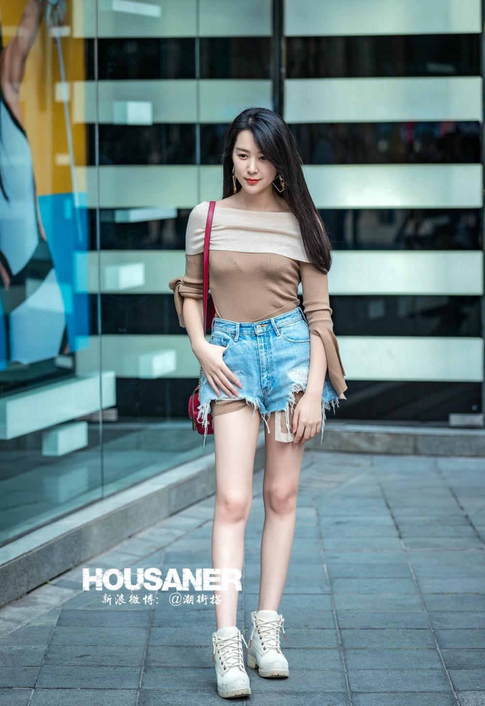 重庆美女街拍: 绝一代之丽, 光艳逼人, 成熟御姐