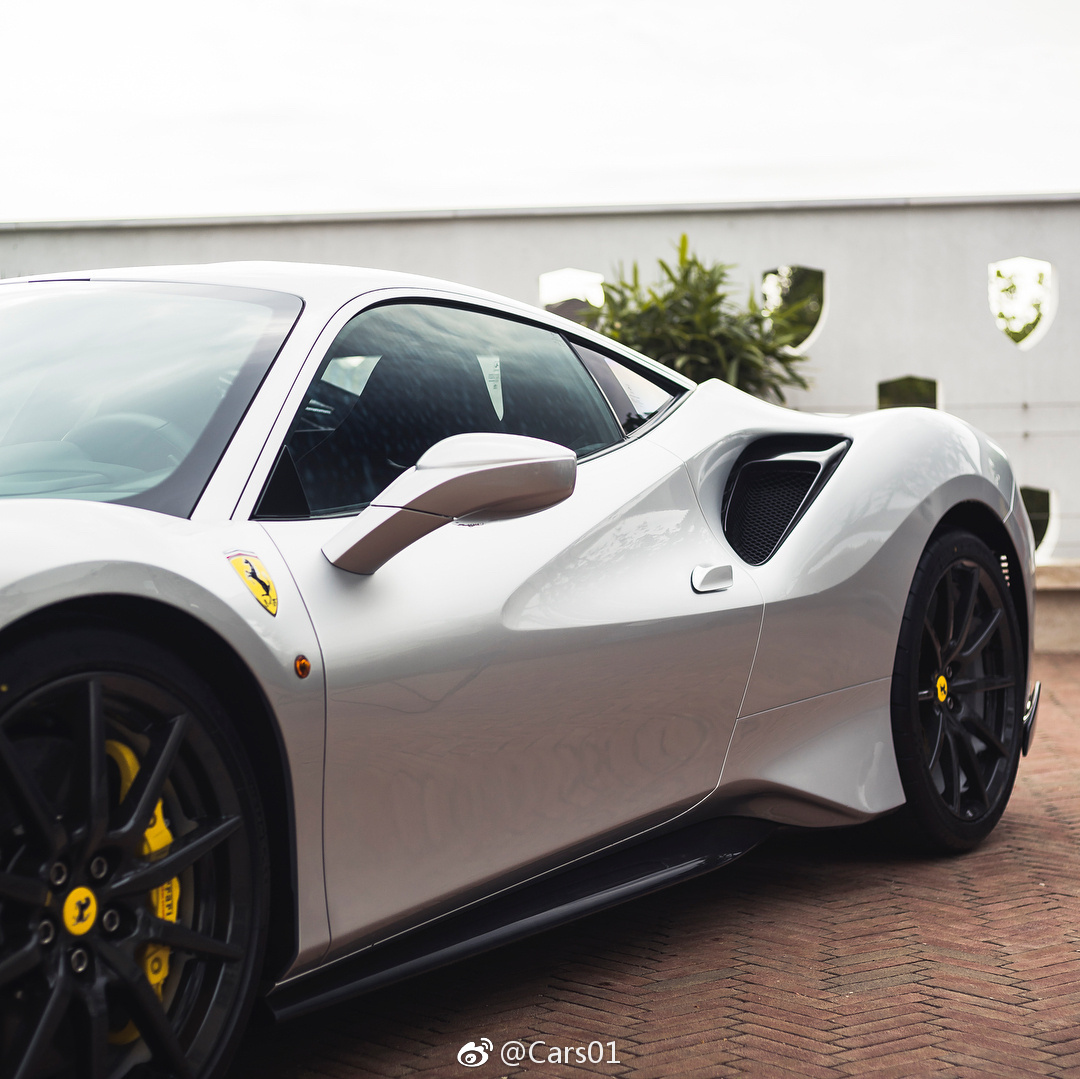 法拉利488 Pista_新浪看点