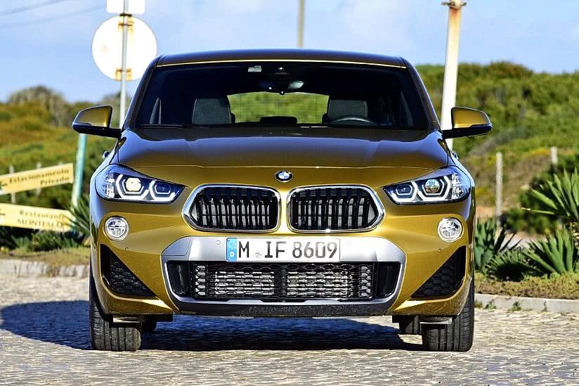 宝马X2到店，颜值远超X1，后排比奥迪Q3小，1.5T三缸或售25万！