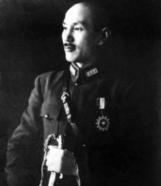 蒋介石家族受一诅咒, 应验在了孙子身上, 死前说一句话, 国人沸腾