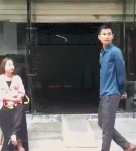 搞笑gif内涵动态图:确认过眼神,我遇上了对的人