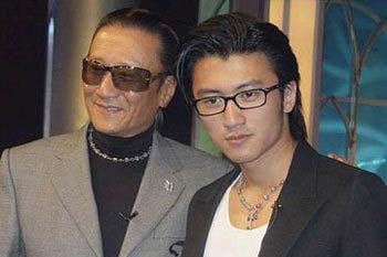 谢霆锋三十八岁穿着打扮,依然很酷,路人都评率