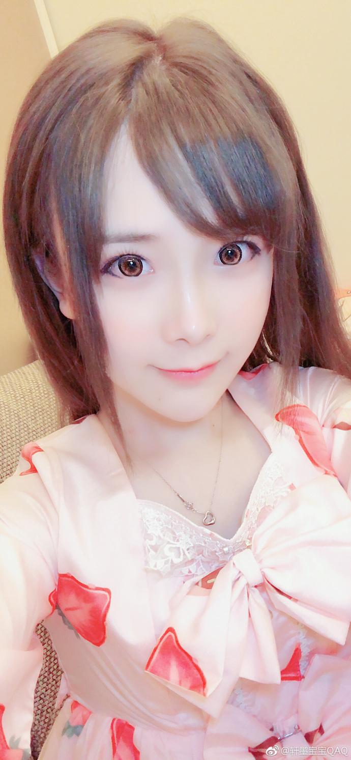 主播轩墨宝宝生日，魔王送蛋糕令人羡慕，网友起哄:在一起!