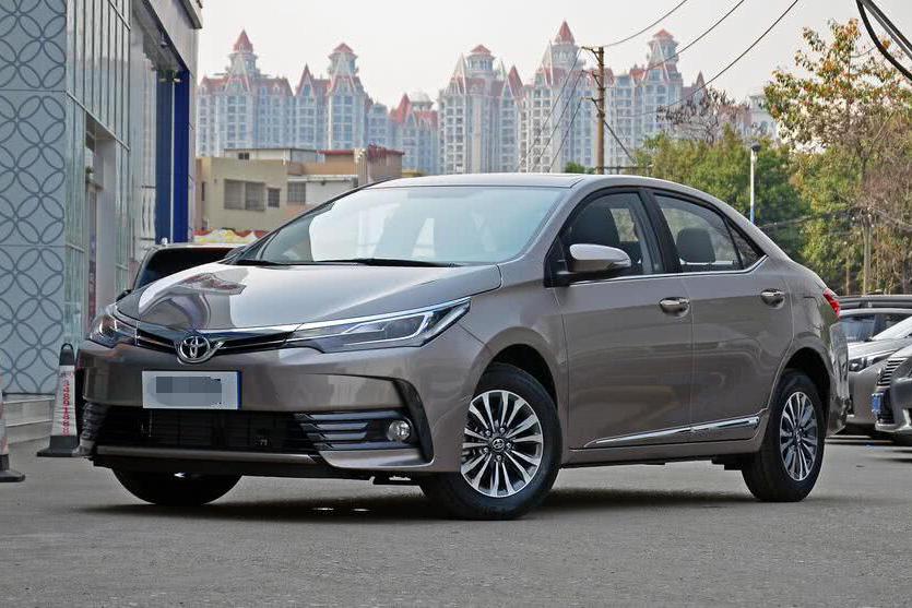 同级相见就是怼，同等价位的丰田卡罗拉和昂克赛拉怎么选？