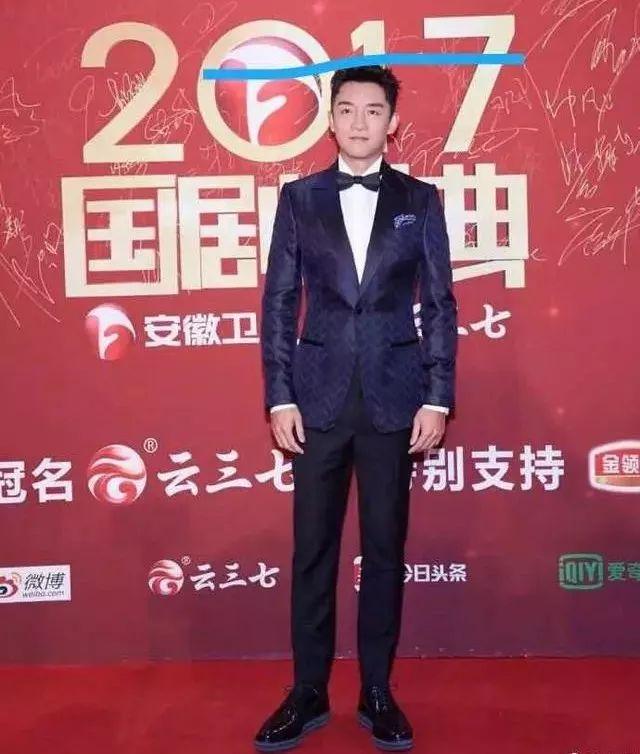 《国剧盛典》这面墙出卖了男明星的身高,竟只有他一个