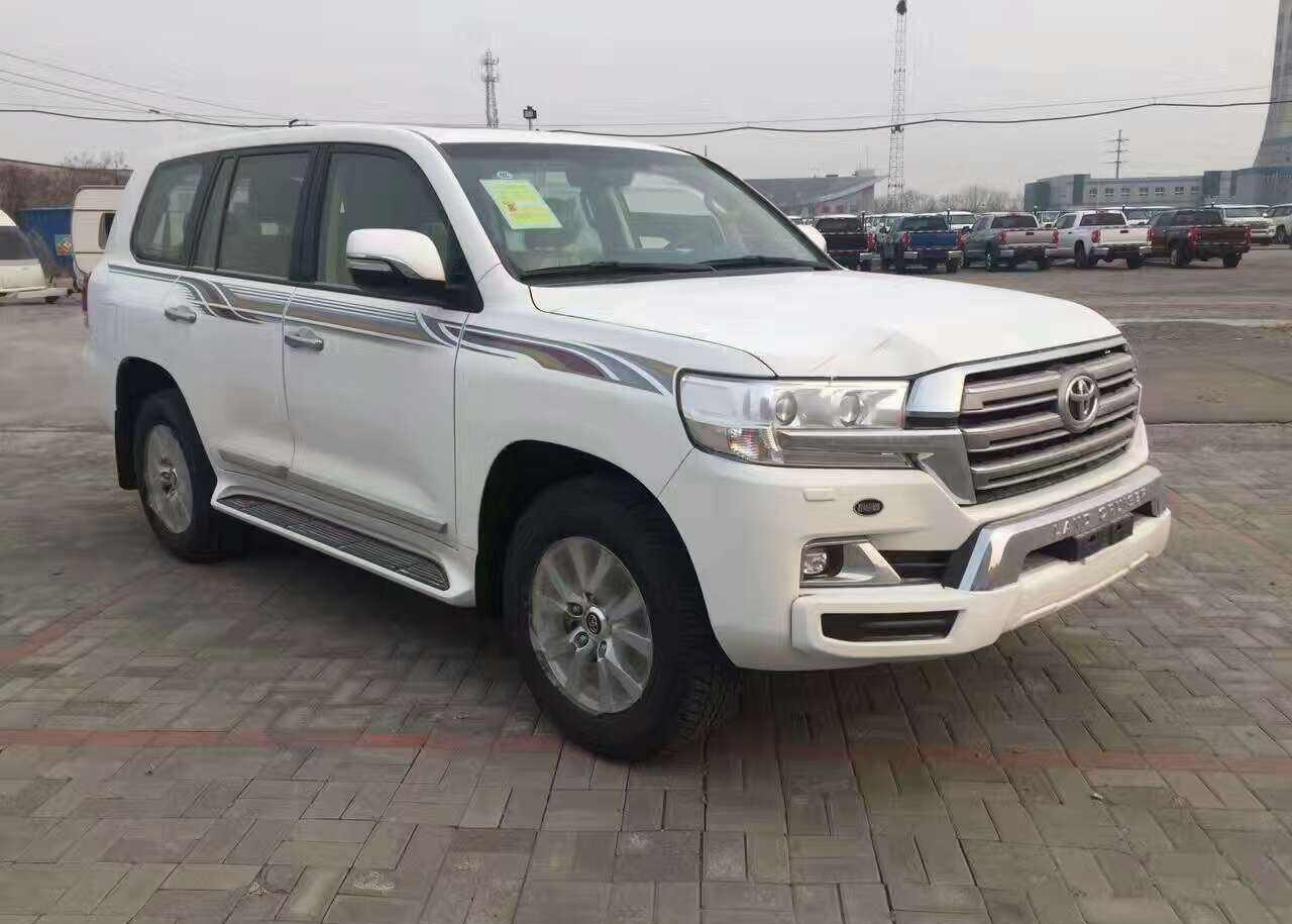 丰田推8座SUV, 可上7座牌照, 平行进口比途昂更霸道