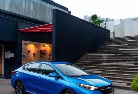 买啥卡罗拉？仅8万起内饰却有30万档次，1.5T油耗仅6L！