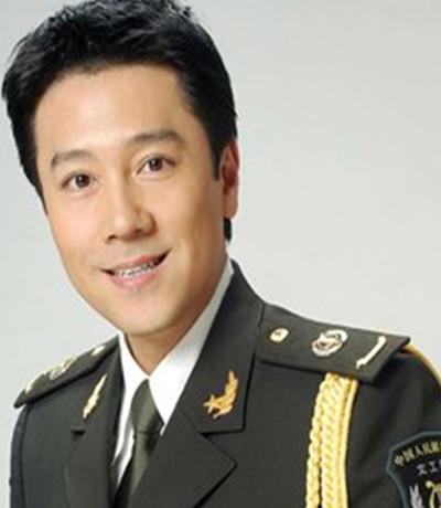 他是国家一级艺人 家世显赫 低调到连结婚都是看了爸爸去哪才知道