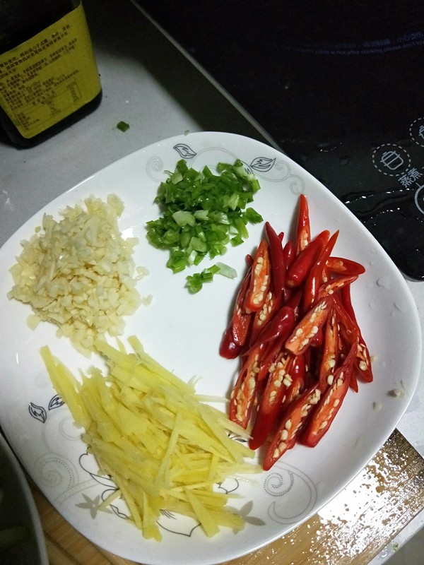 “在深圳这边没吃过好吃的炒粉，所以只能自己买来米粉动手做咯~