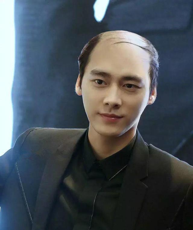 这8位当红男星,今天秃顶了!鹿晗吴亦凡变老头,你还会爱他吗?